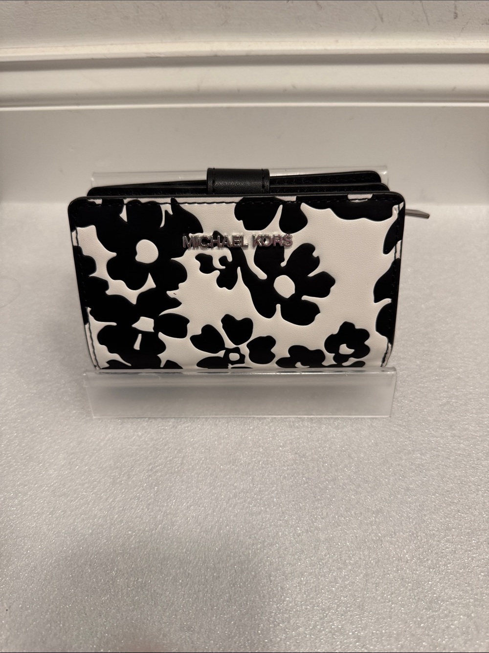 Michael Kors jet set medium floral print bifold wallet